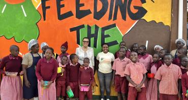 SG and the children at Food For Education